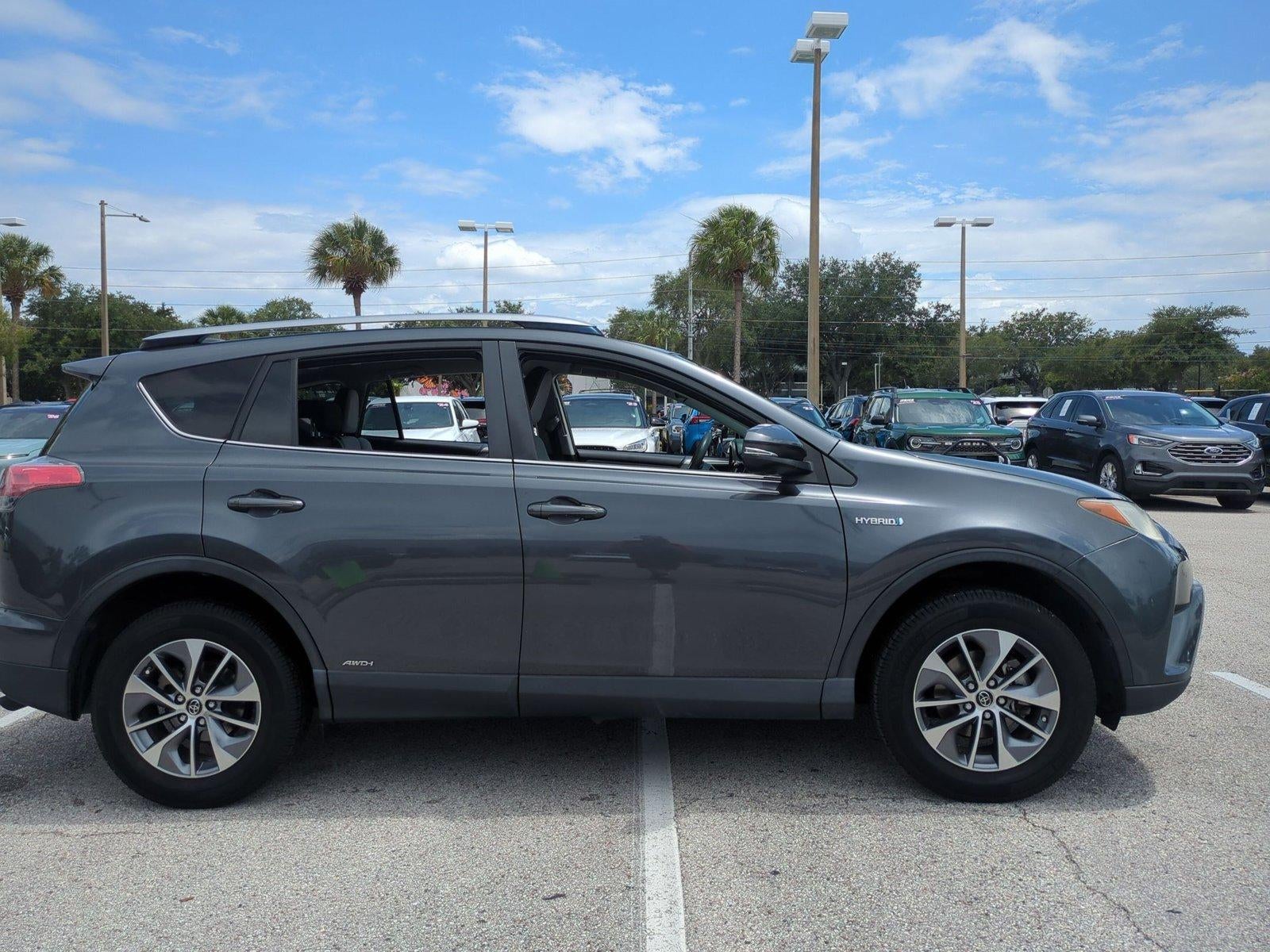 2018 Toyota RAV4 Hybrid LE AWD (Natl)