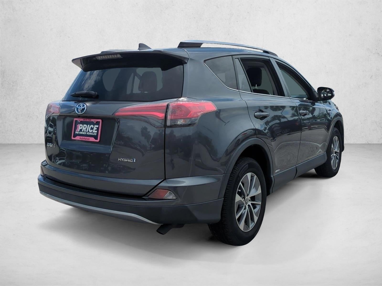 2018 Toyota RAV4 Hybrid LE AWD (Natl)