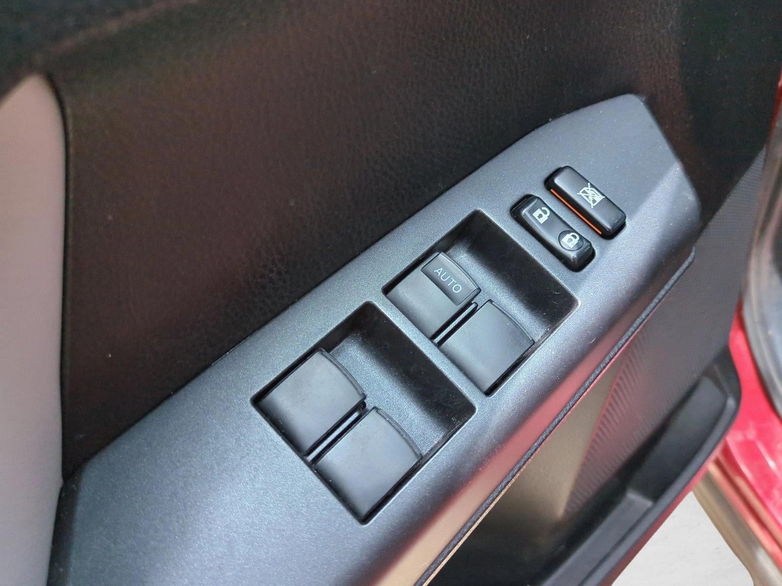 2017 Toyota RAV4 XLE FWD (GS)