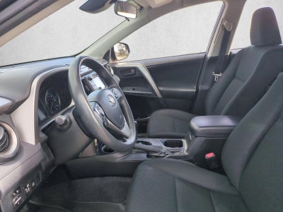 2017 Toyota RAV4 LE FWD (GS)