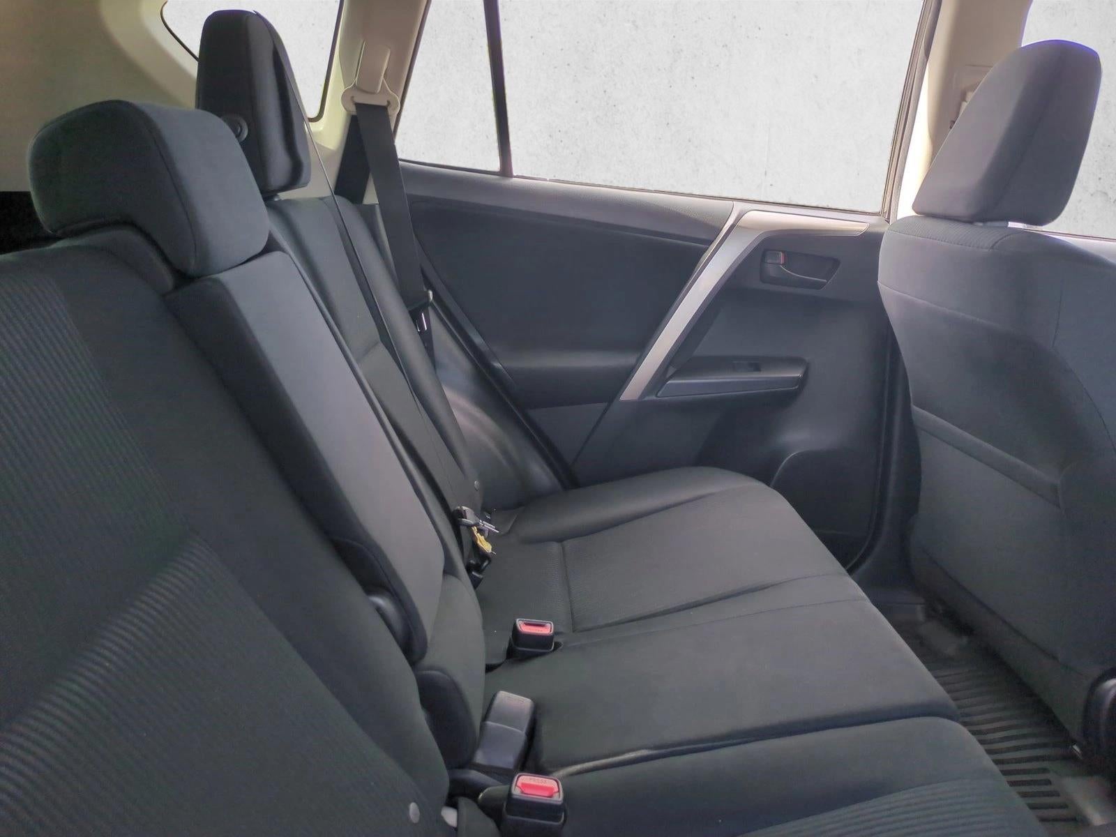 2017 Toyota RAV4 LE FWD (GS)