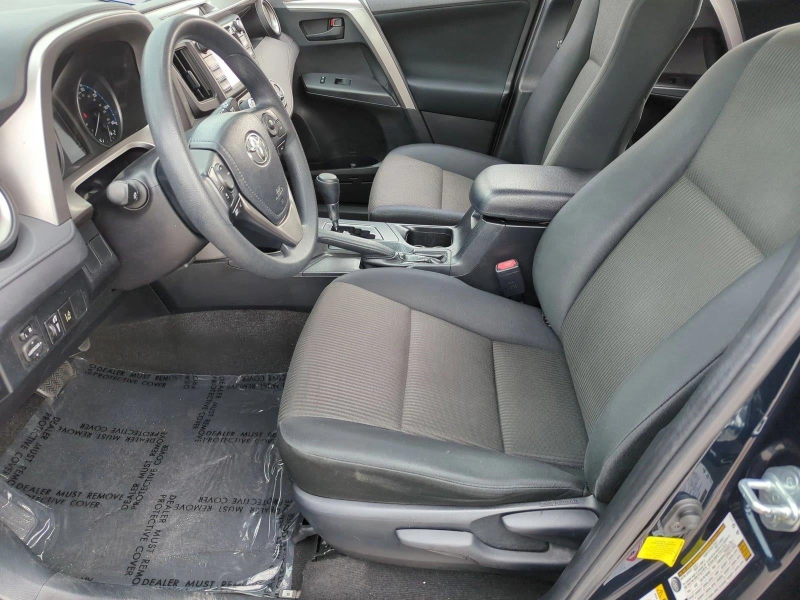 2017 Toyota RAV4 LE FWD (GS)