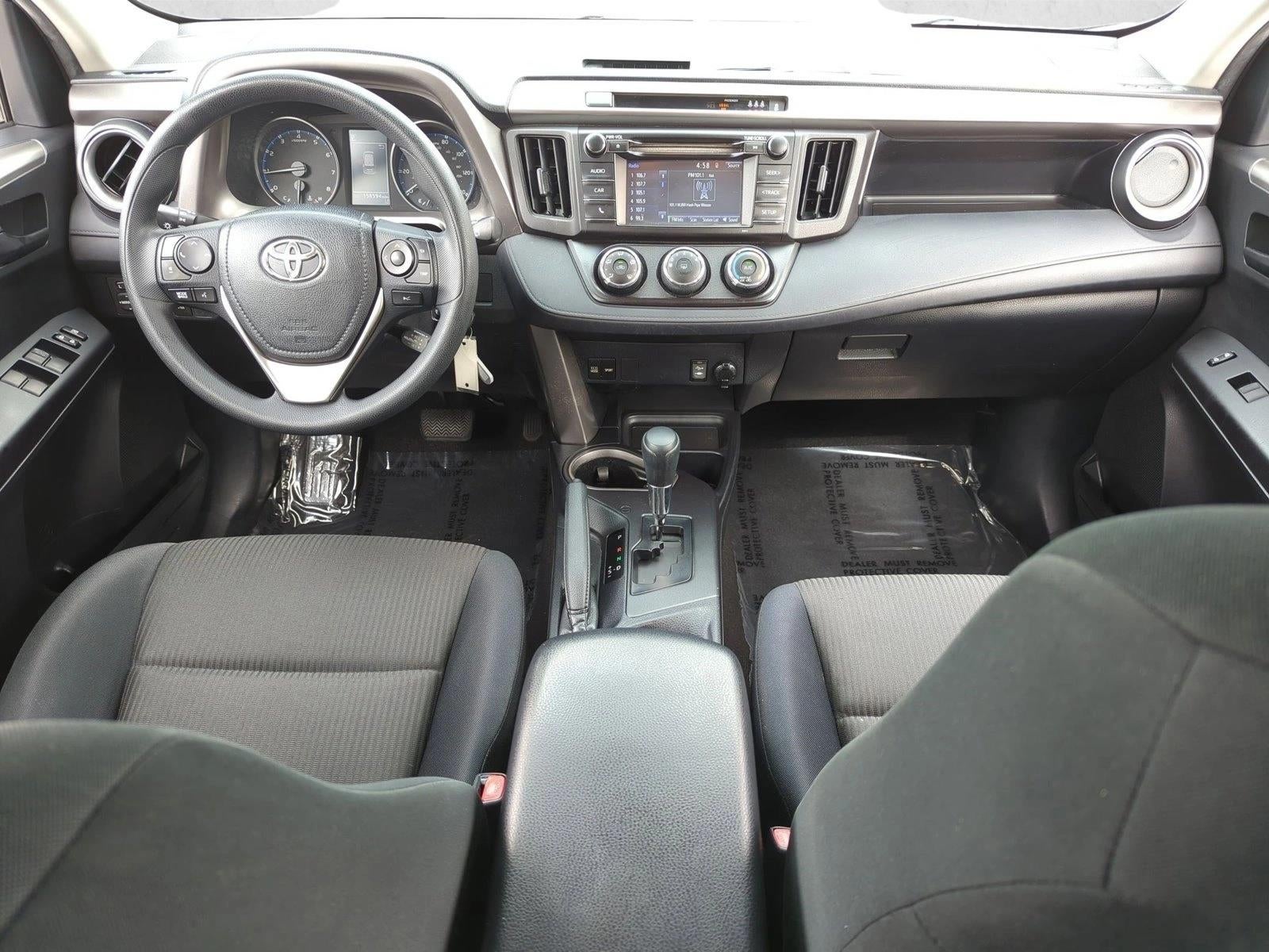 2017 Toyota RAV4 LE FWD (GS)