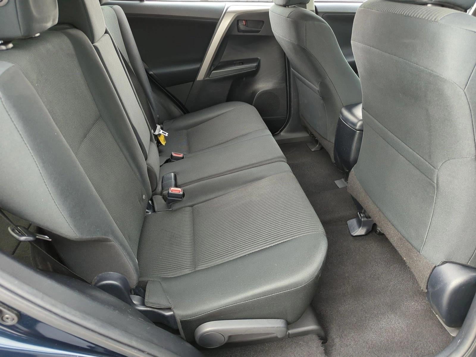 2017 Toyota RAV4 LE FWD (GS)