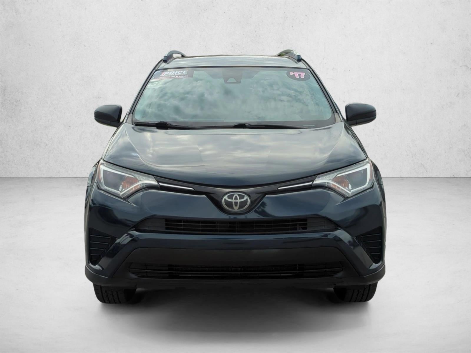 2017 Toyota RAV4 LE FWD (GS)