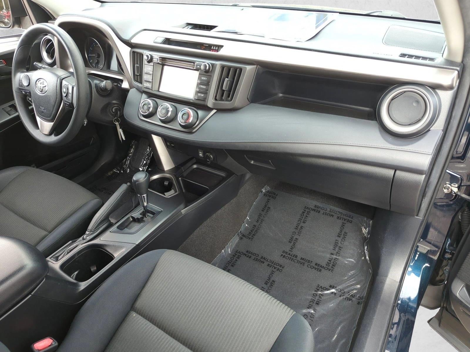 2017 Toyota RAV4 LE FWD (GS)