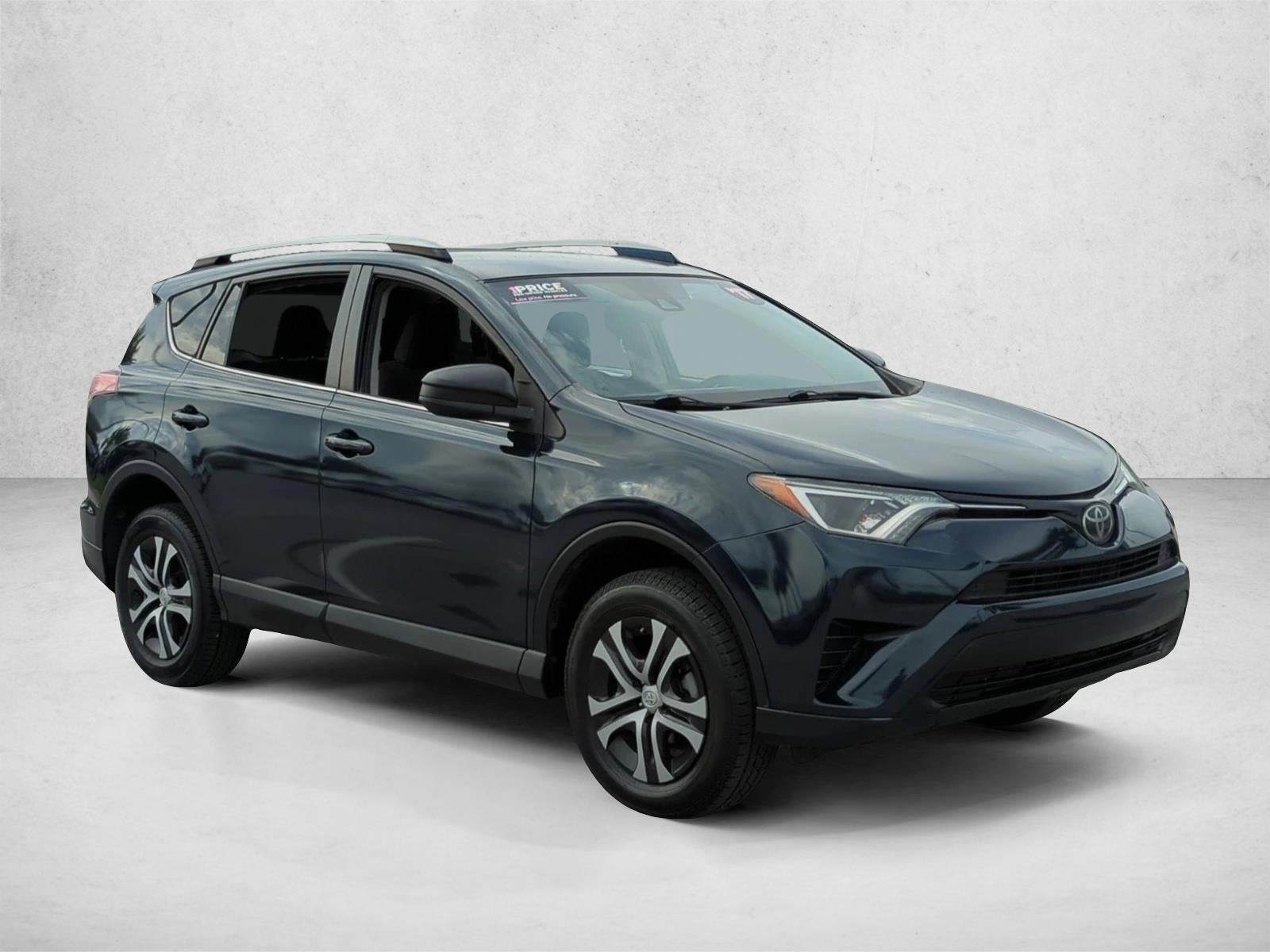 2017 Toyota RAV4 LE FWD (GS)