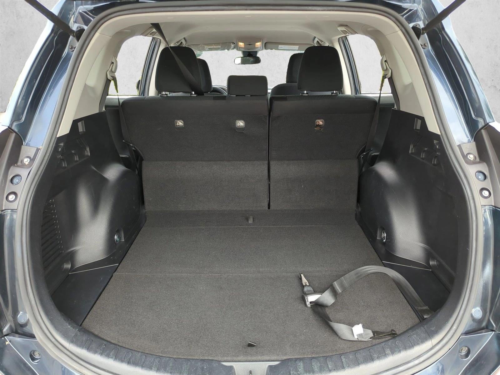 2017 Toyota RAV4 LE FWD (GS)