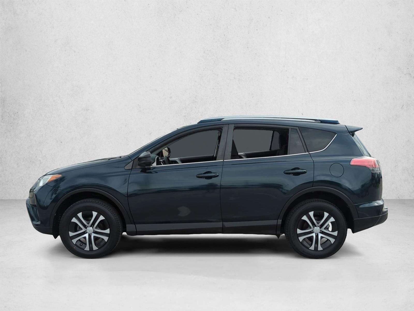 2017 Toyota RAV4 LE FWD (GS)