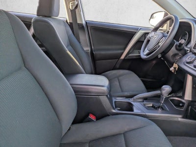 2018 Toyota RAV4 LE FWD (GS)