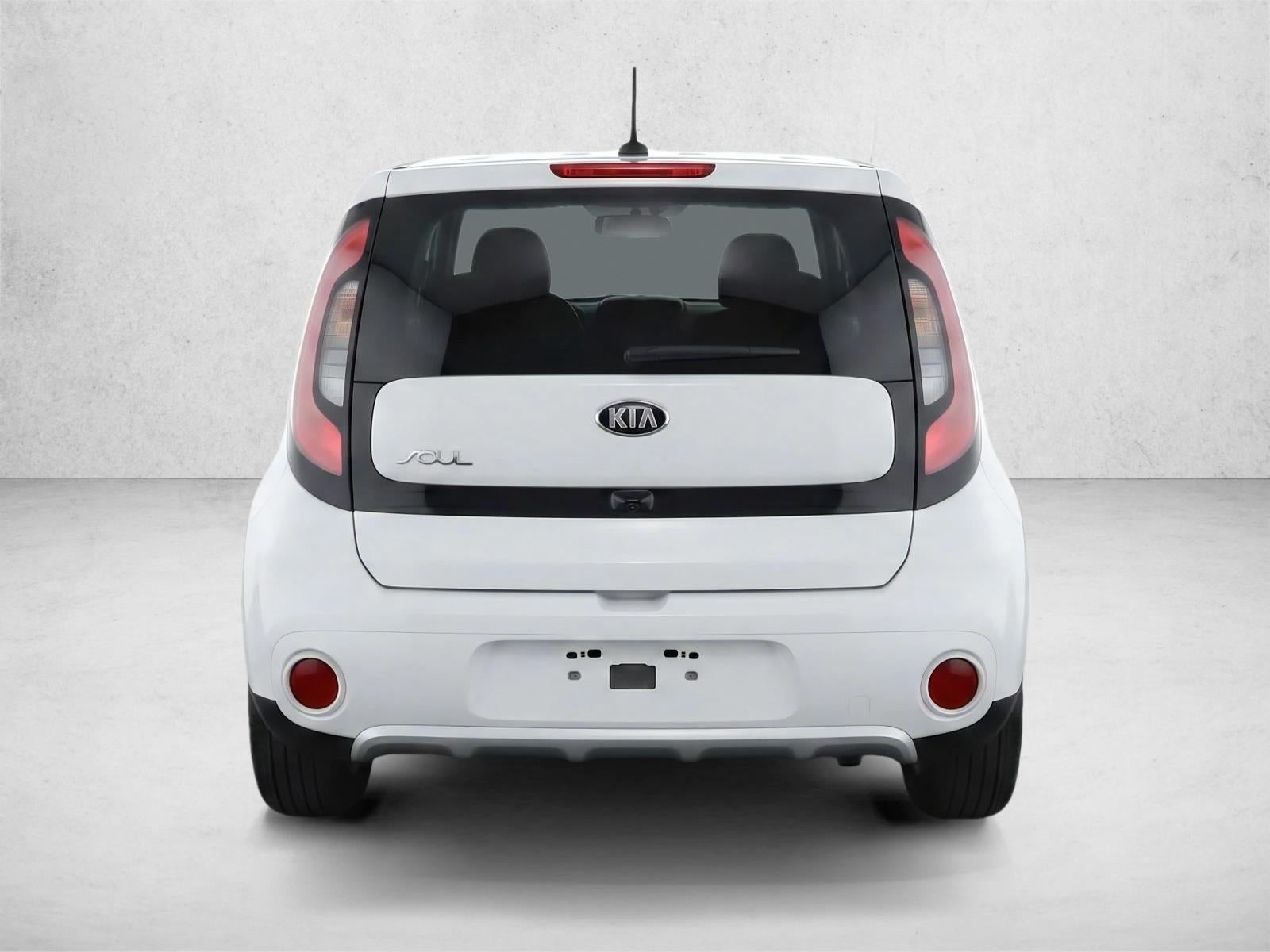 2017 Kia Soul + Auto