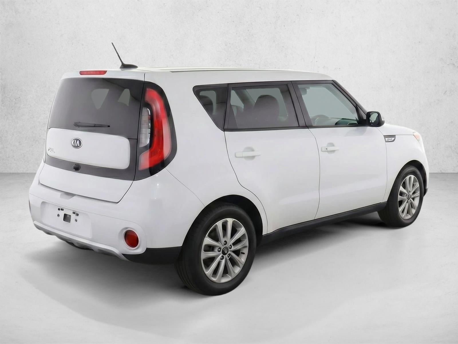 2017 Kia Soul + Auto