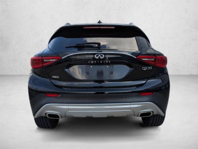 2017 INFINITI QX30 Premium AWD
