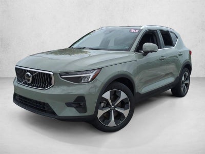 2023 Volvo XC40 B5 AWD Plus Bright Theme