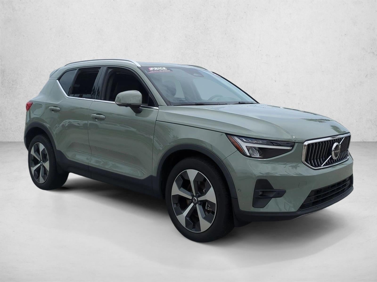 2023 Volvo XC40 B5 AWD Plus Bright Theme