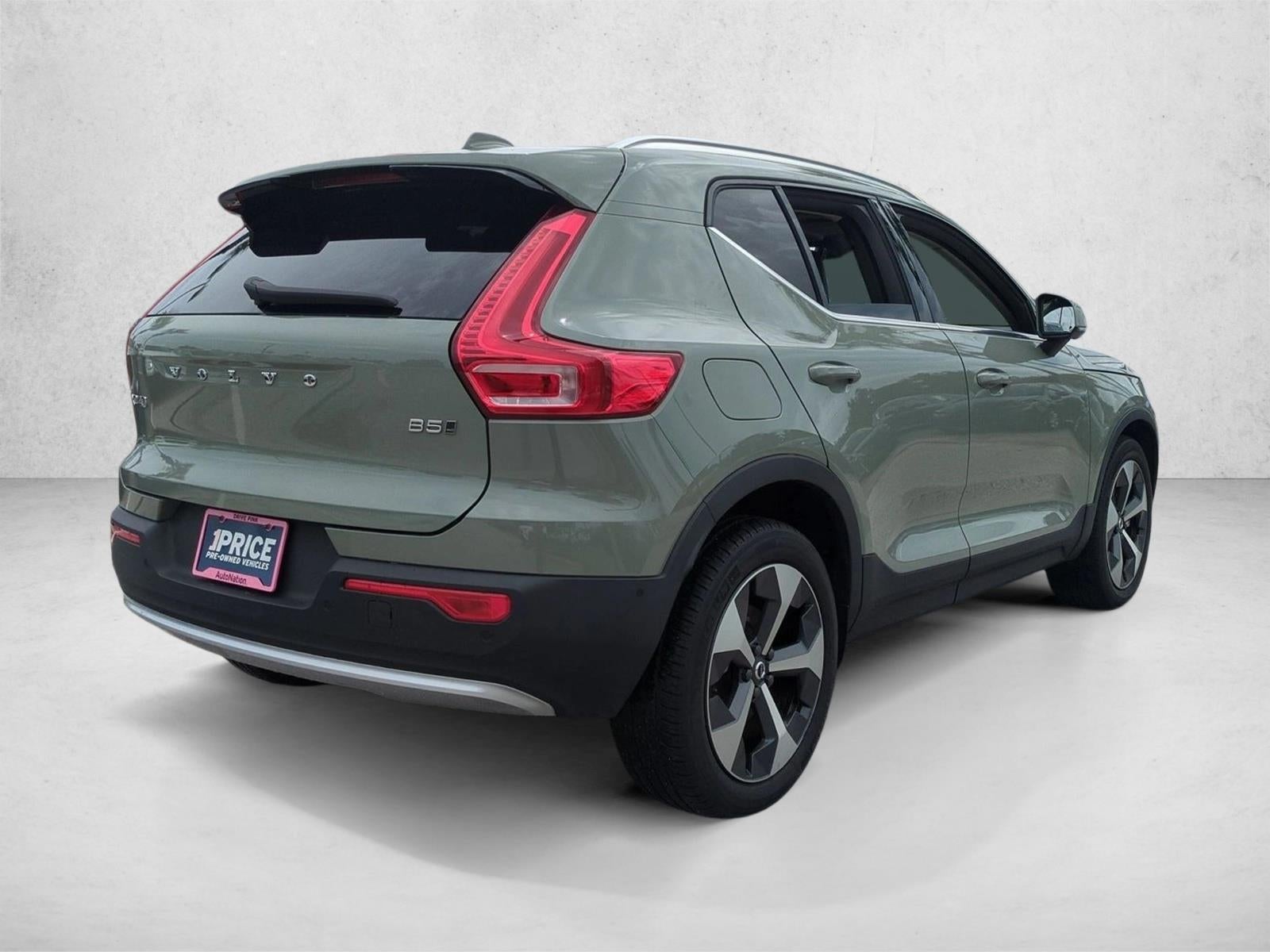 2023 Volvo XC40 B5 AWD Plus Bright Theme