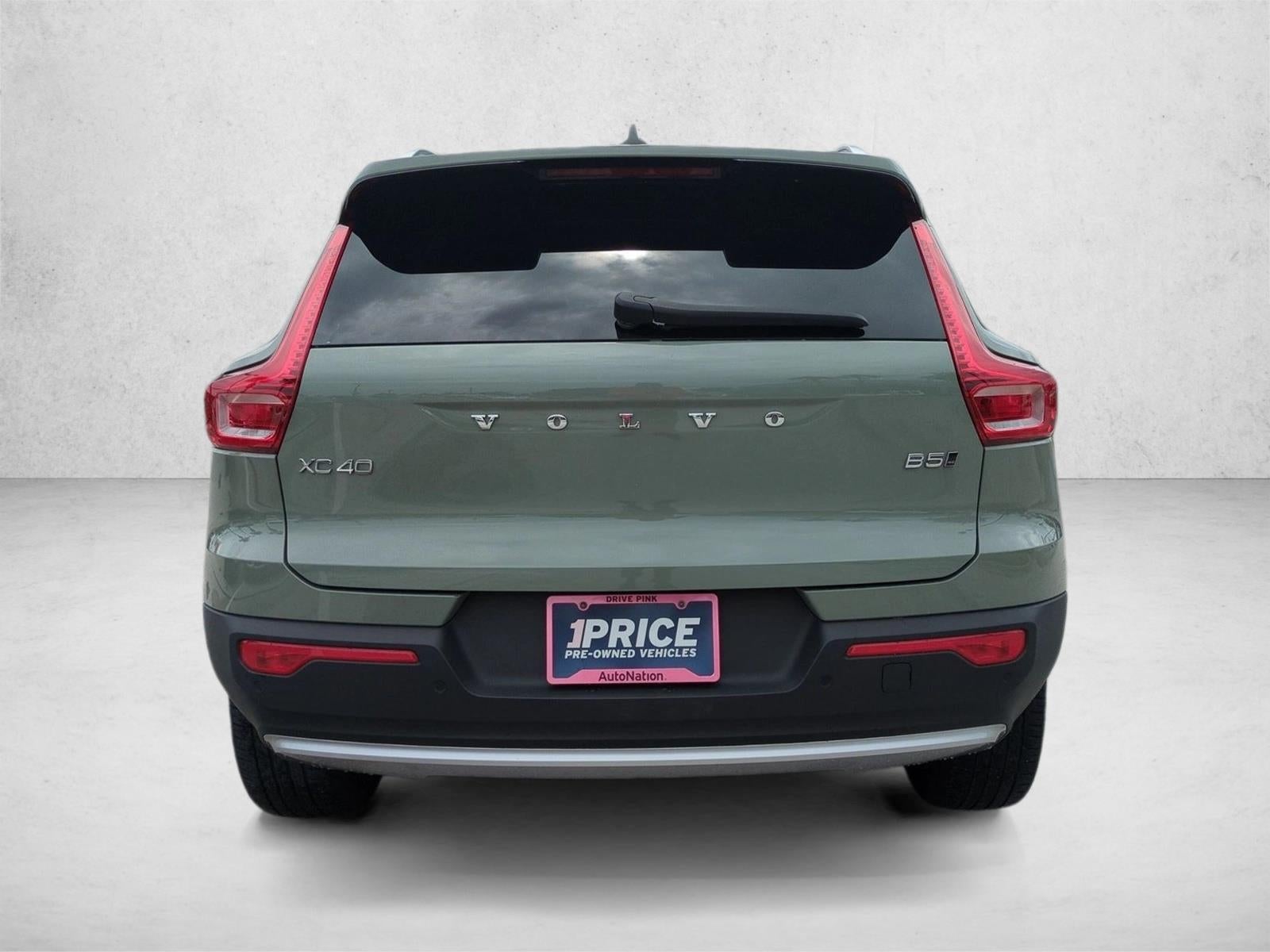2023 Volvo XC40 B5 AWD Plus Bright Theme
