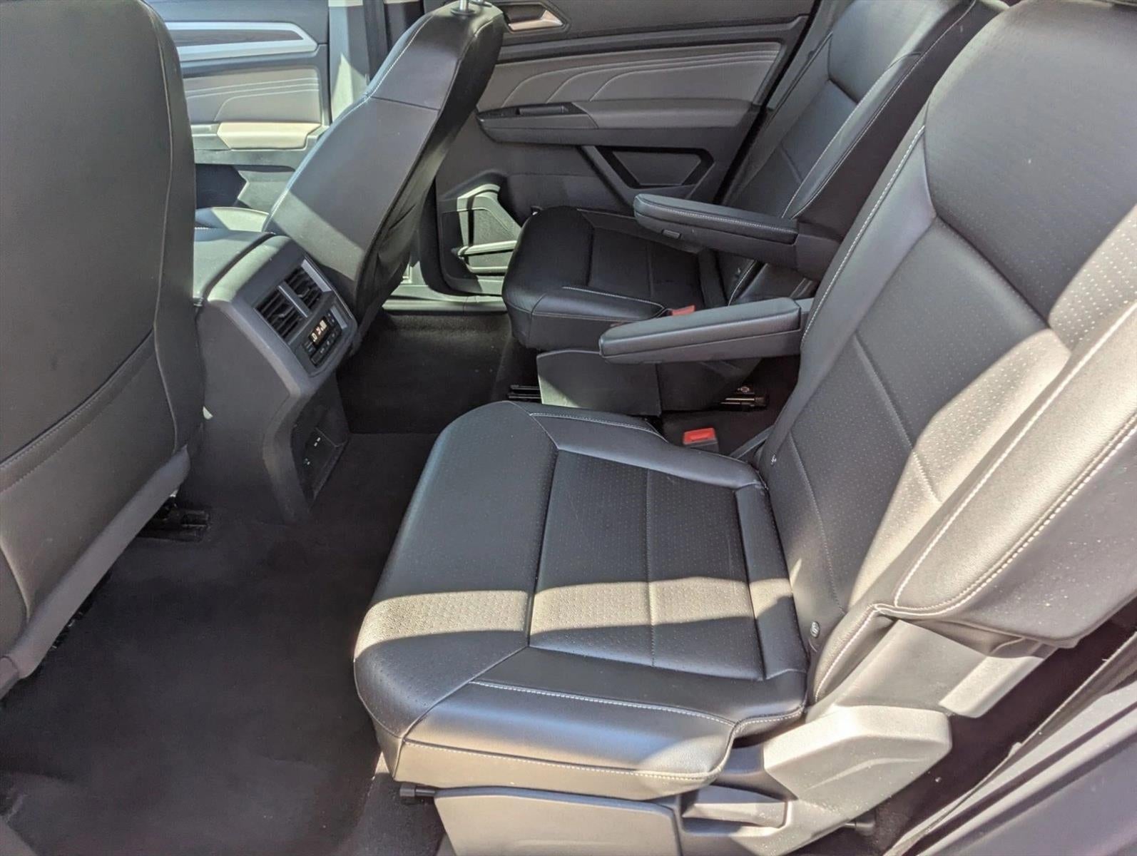 2022 Volkswagen Atlas 2.0T SE w/Technology FWD