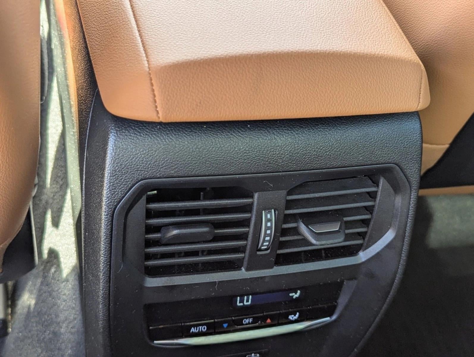 2025 BMW 330i Sedan