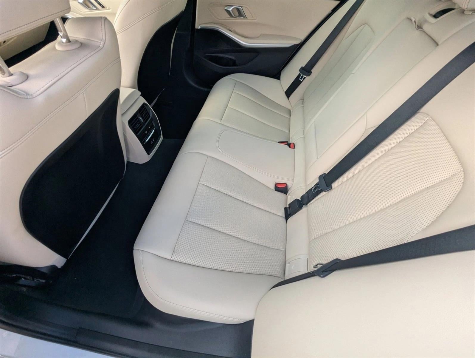 2025 BMW 330i Sedan