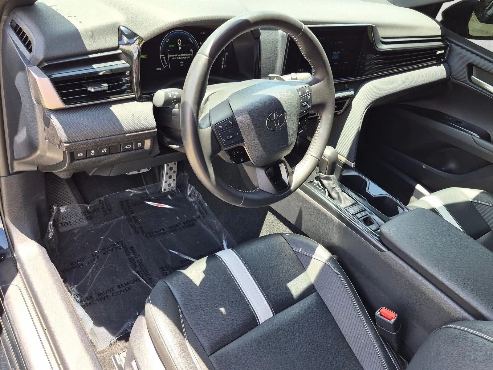 2025 Toyota Camry SE (Natl)