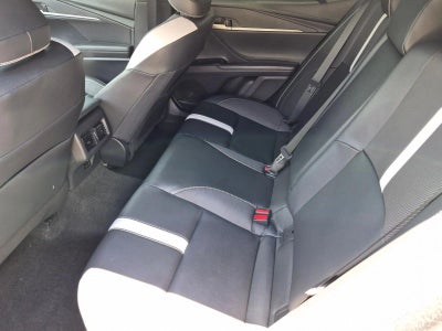 2025 Toyota Camry SE (Natl)