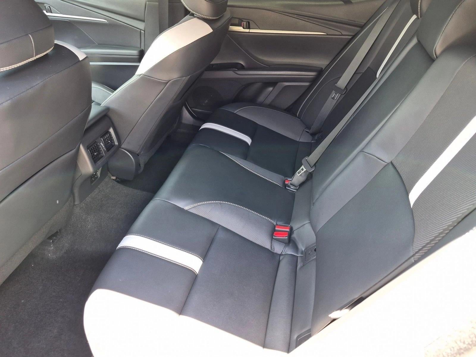 2025 Toyota Camry SE (Natl)