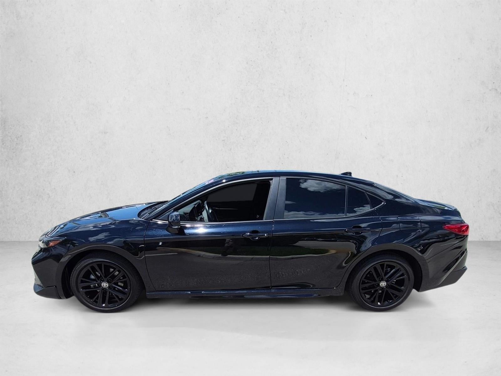 2025 Toyota Camry SE (Natl)