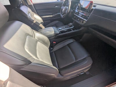2022 Nissan Pathfinder SL 4WD