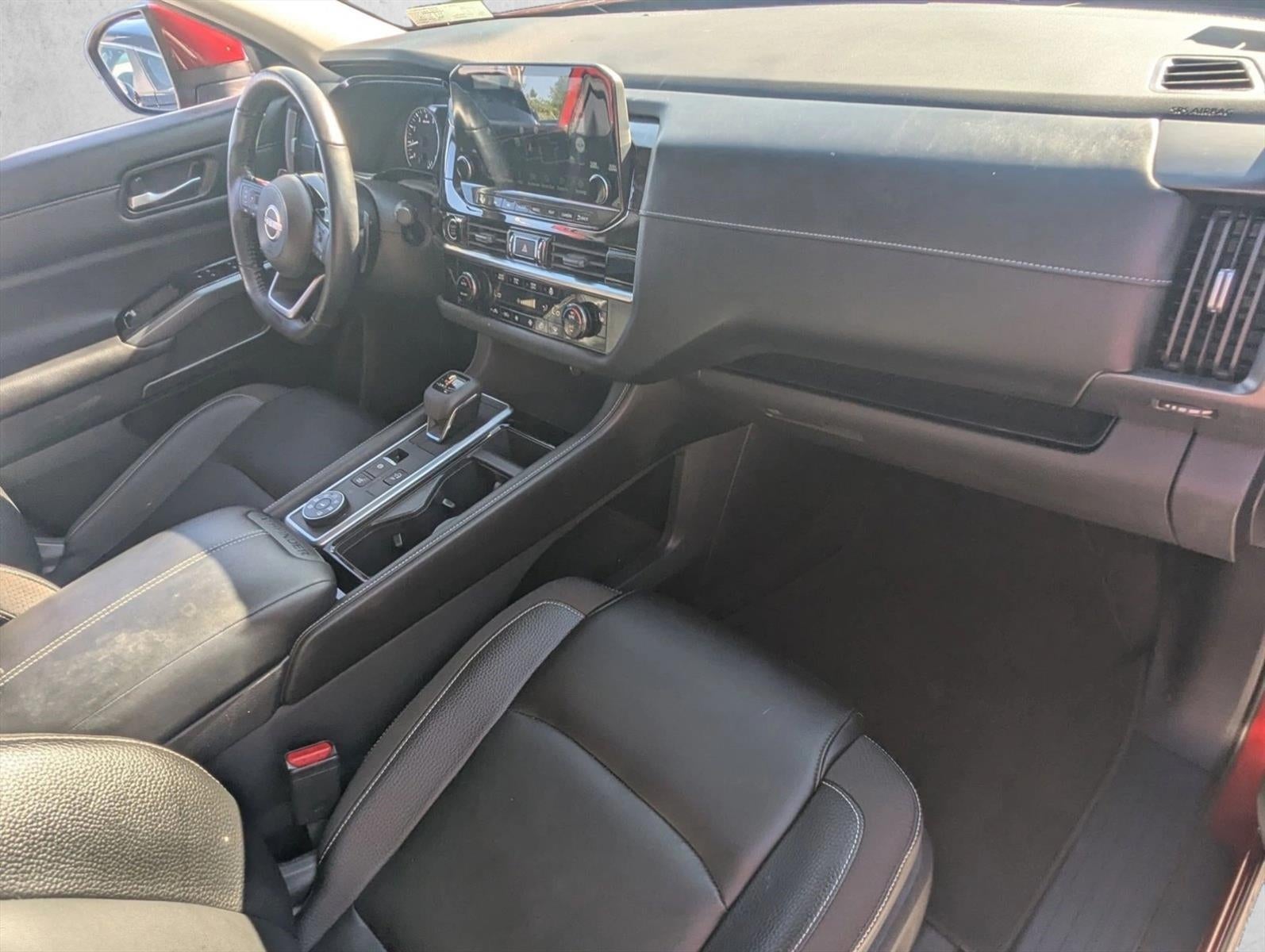 2022 Nissan Pathfinder SL 4WD