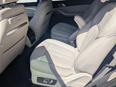 2025 BMW X7 xDrive40i Sports Activity Vehicle