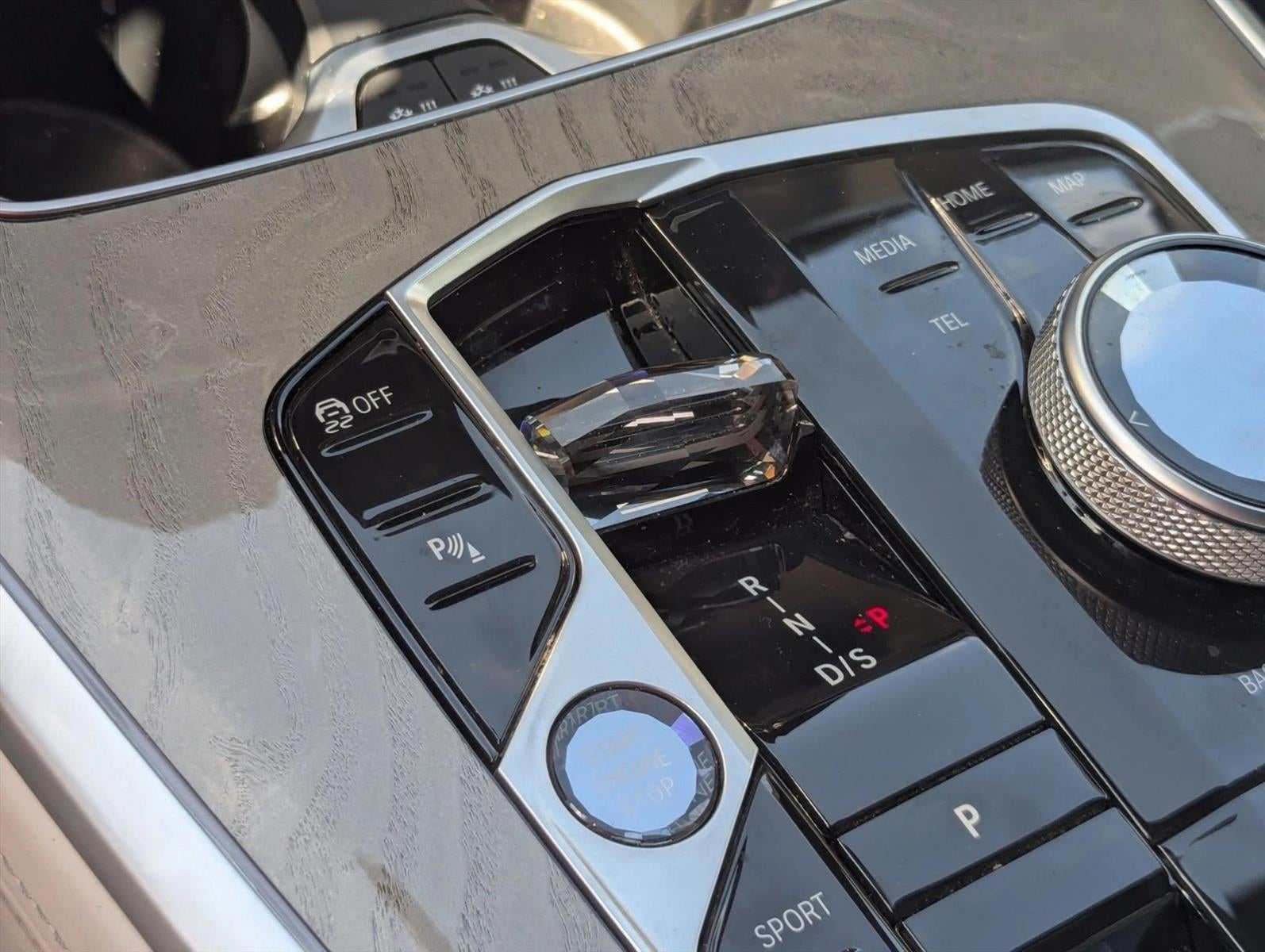 2025 BMW X7 xDrive40i Sports Activity Vehicle