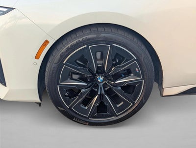 2025 BMW 740i Sedan