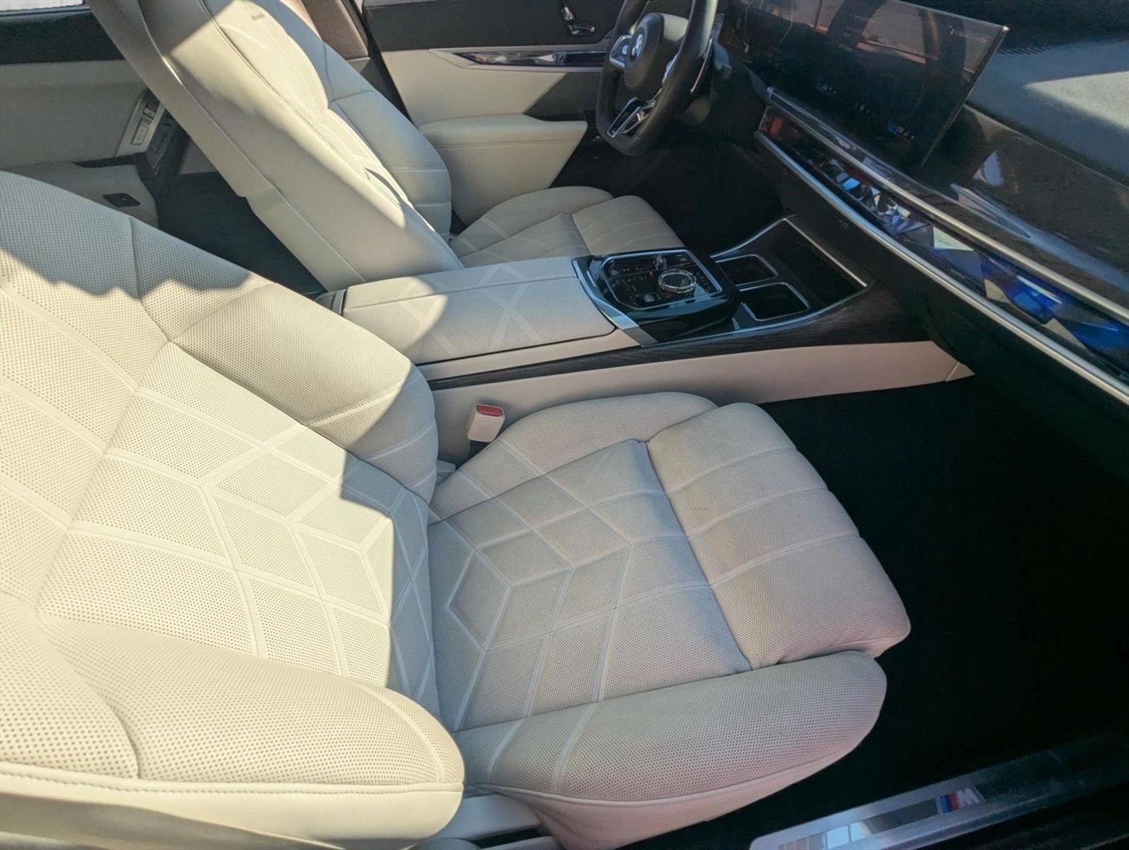 2023 BMW 760i xDrive Sedan