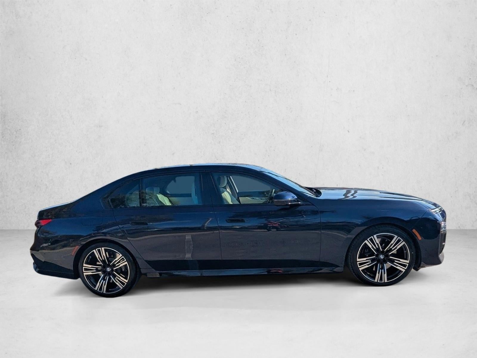 2023 BMW 760i xDrive Sedan