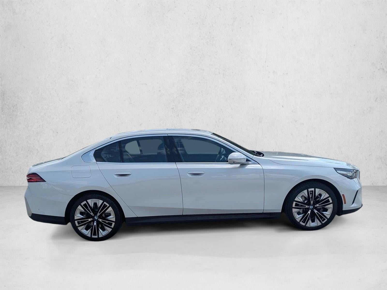 2024 BMW 530i Sedan