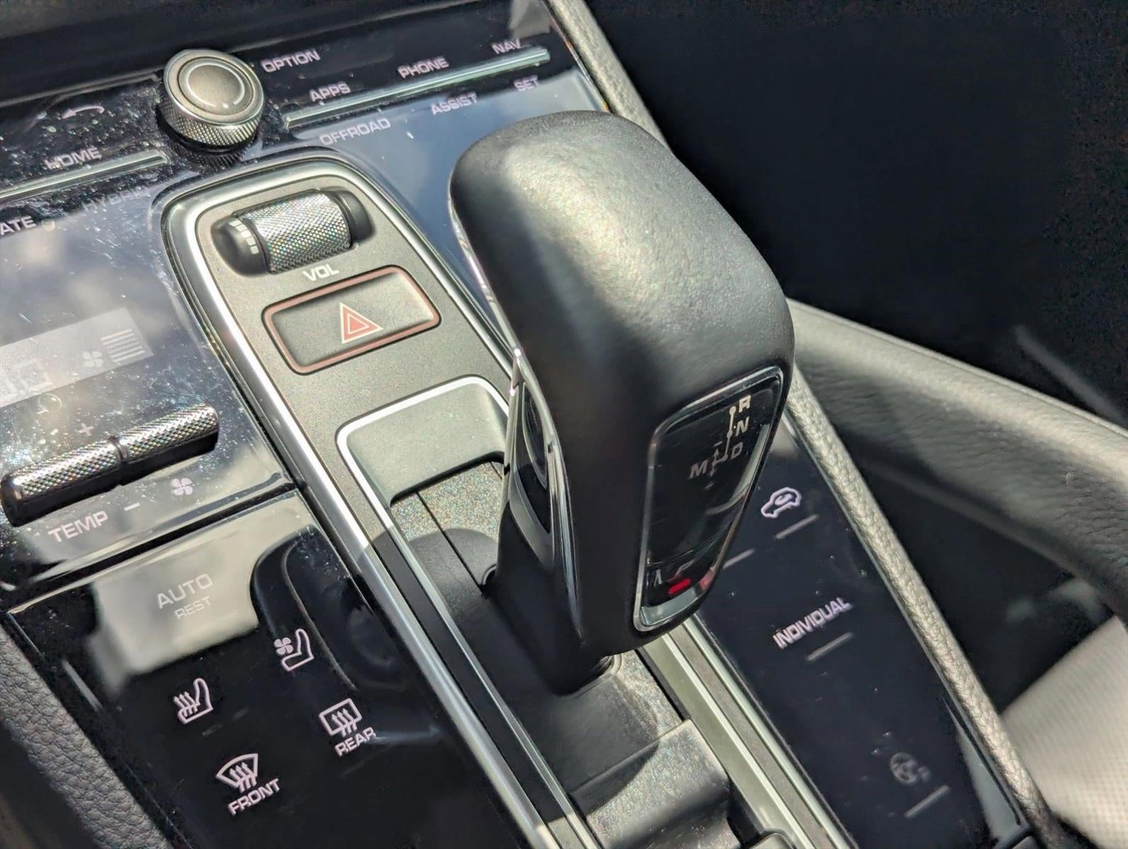 2023 Porsche Cayenne Platinum Edition AWD