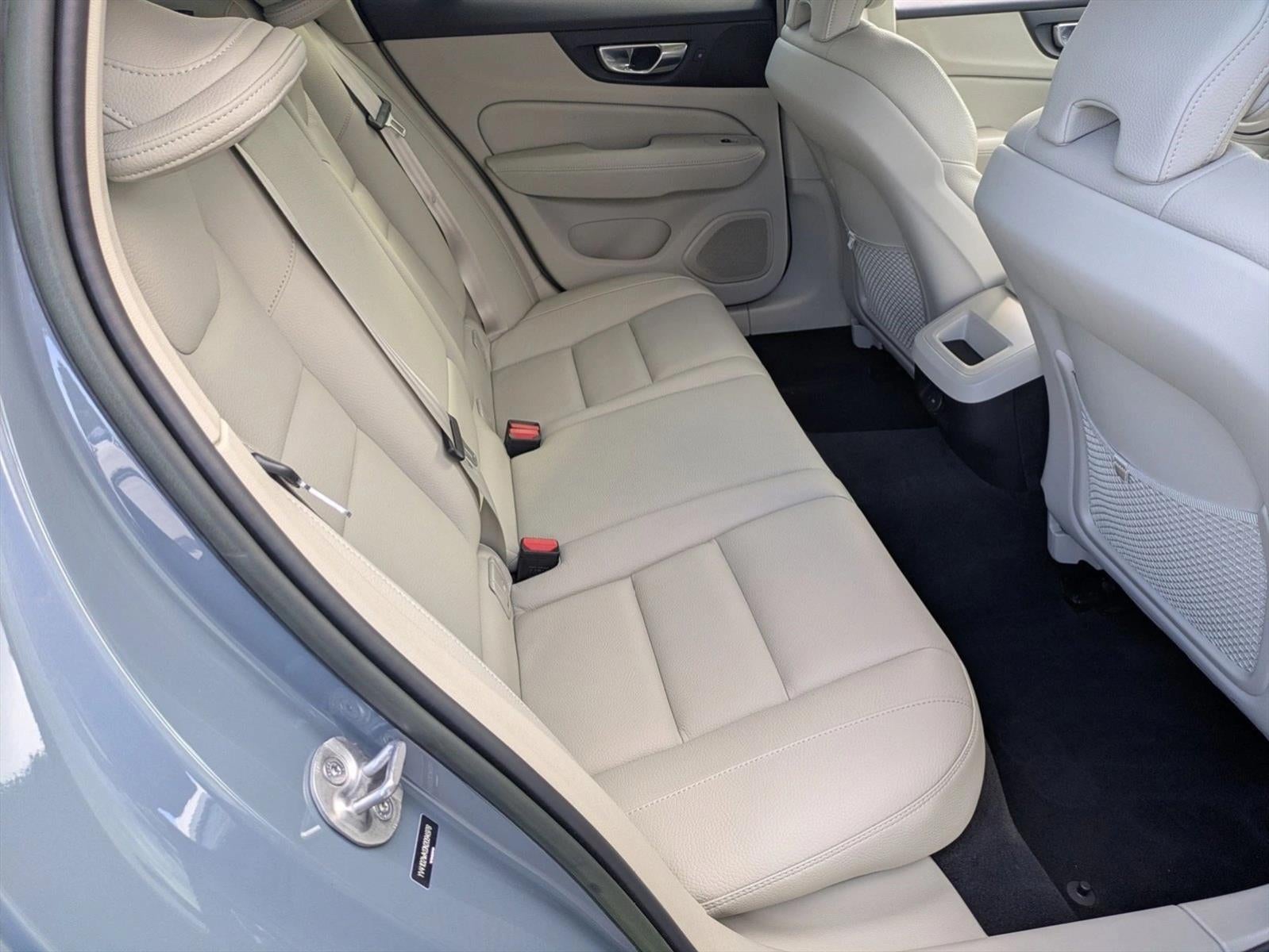 2022 Volvo V60 Cross Country T5 AWD