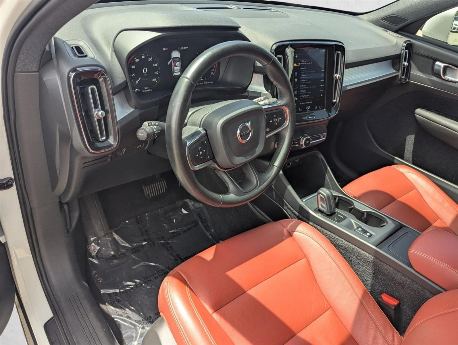 2019 Volvo XC40 T5 AWD Momentum