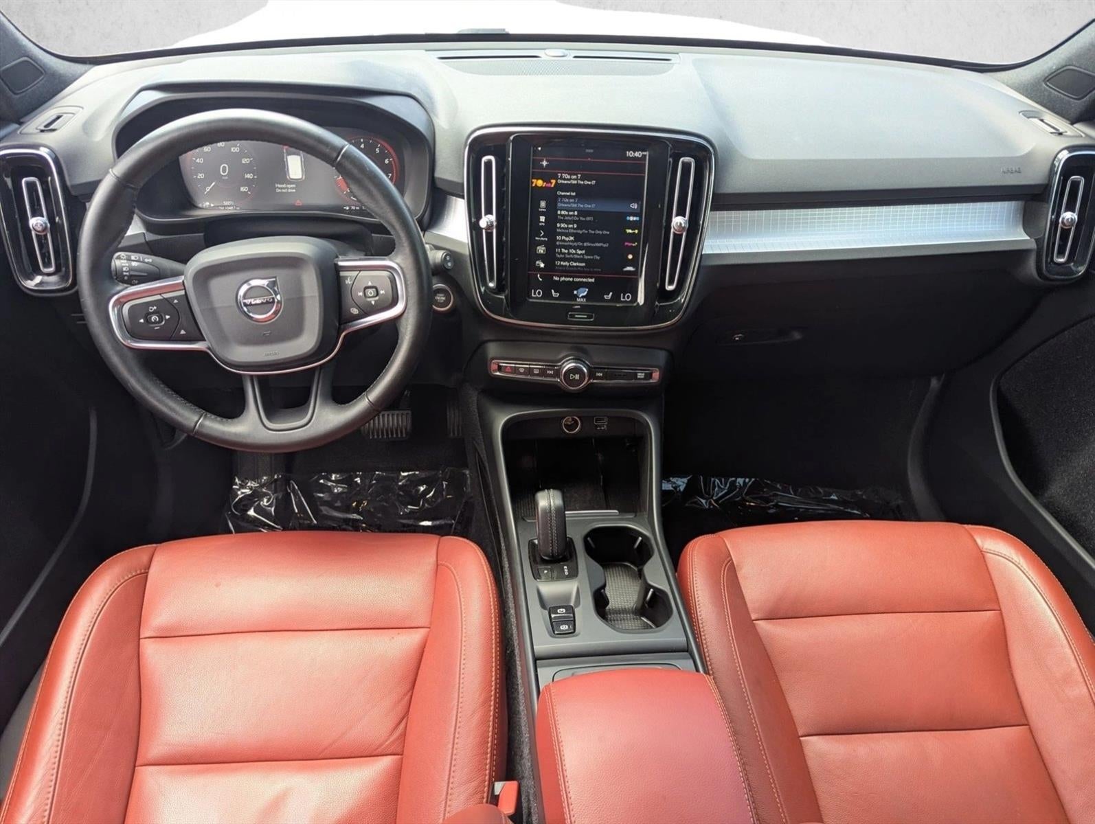 2019 Volvo XC40 T5 AWD Momentum