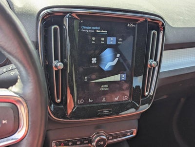 2019 Volvo XC40 T5 AWD Momentum