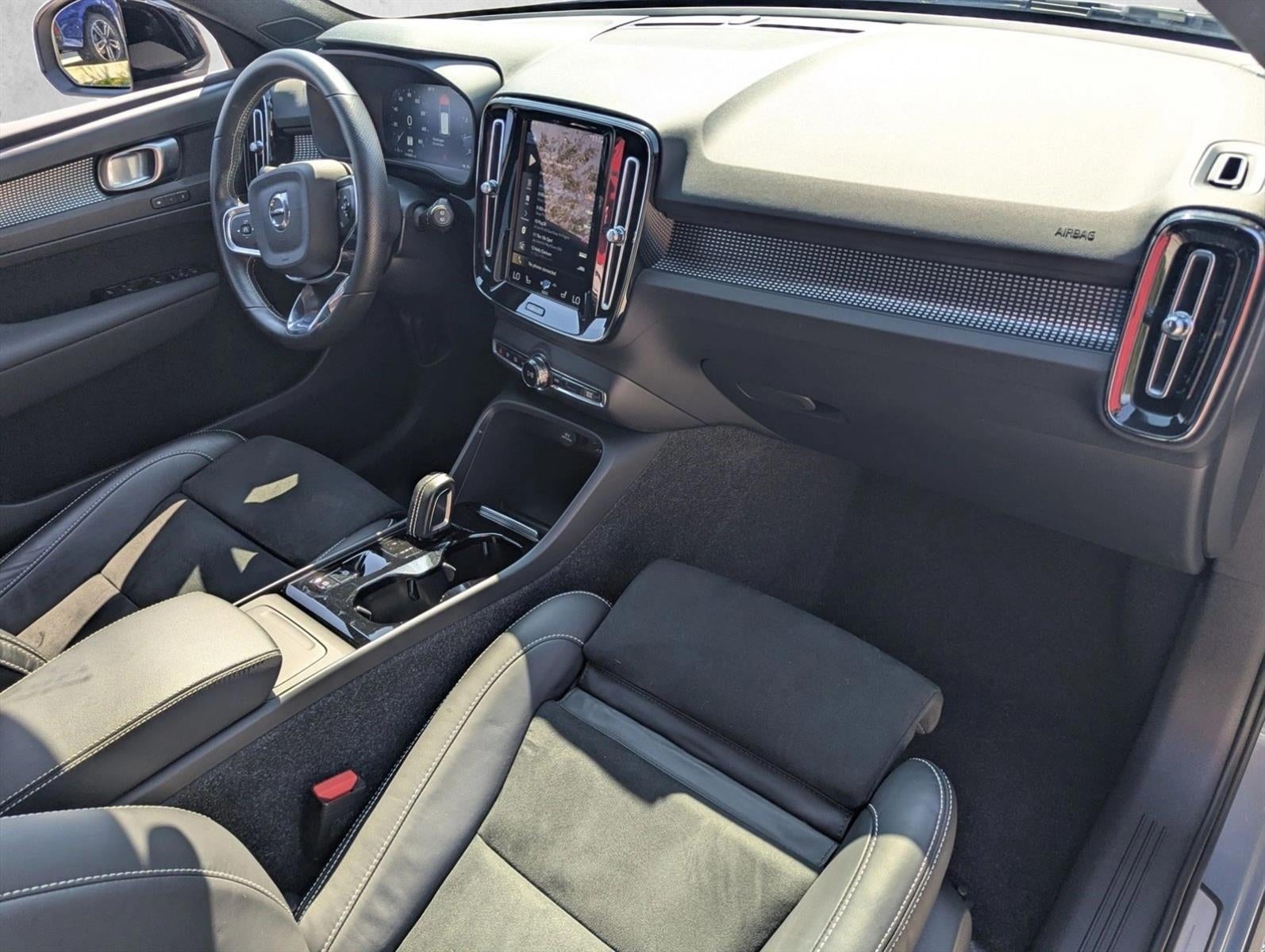 2021 Volvo XC40 T5 AWD R-Design