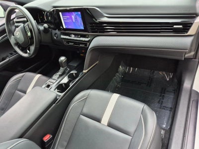 2025 Toyota Camry SE (Natl)
