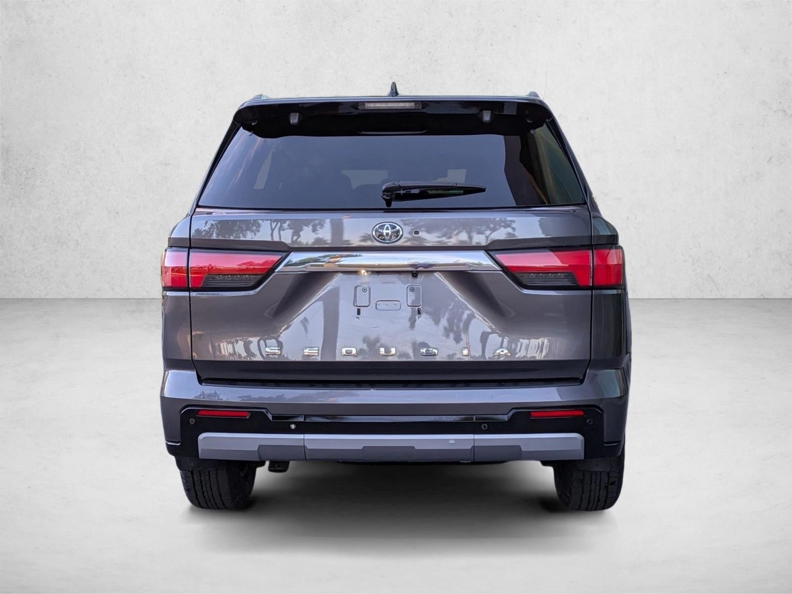 2023 Toyota Sequoia Limited 4WD (SE)