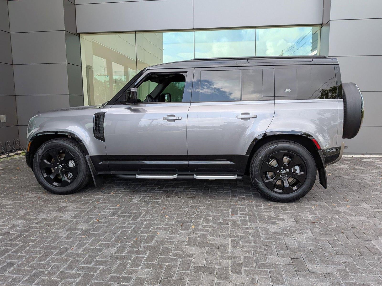 2023 Land Rover Defender 110 X-Dynamic SE AWD
