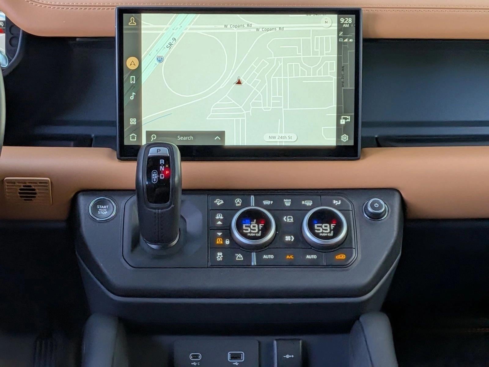 2024 Land Rover Defender 130 P400 X-Dynamic SE