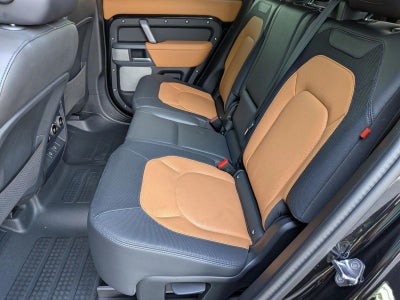 2024 Land Rover Defender 130 P400 X-Dynamic SE