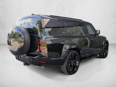 2024 Land Rover Defender 130 P400 X-Dynamic SE