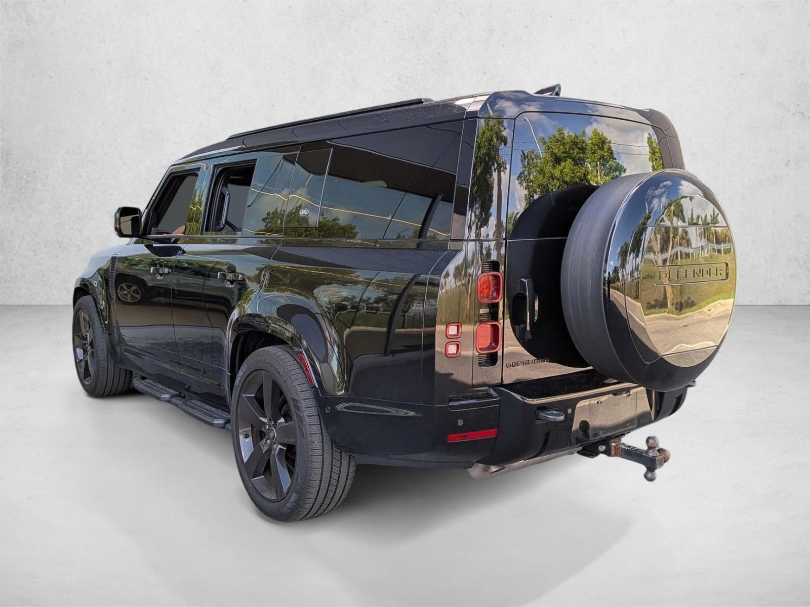 2024 Land Rover Defender 130 P400 X-Dynamic SE