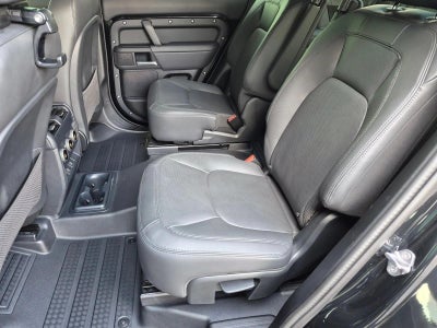 2025 Land Rover Defender 130 P400 X-Dynamic SE